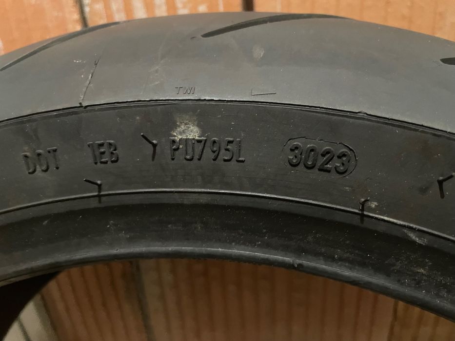 180/60/17 Pirelli Diablo Rosso 4