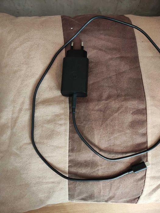 Продавам Моторола Edge 40 Neo