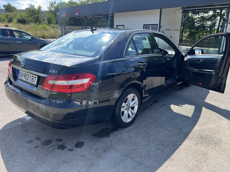 Продавам Mercedes E220 десен волан Бартер за мотор