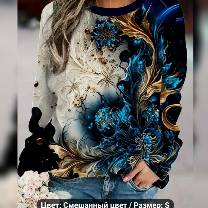 Женская блузка с принтом.