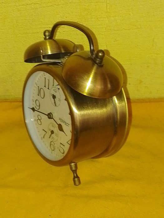 Стар Китайски часовник , будилник Perfect с 2 Камбани.