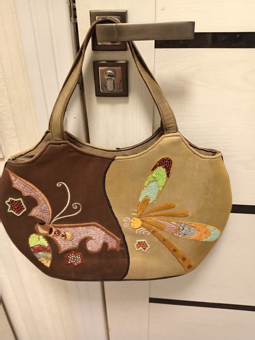 Продаю сумку нарядную