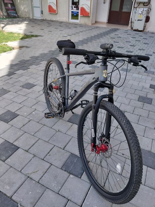 Vând bicicleta Velors nouă, unisex, roti 29 , frână pe disc
