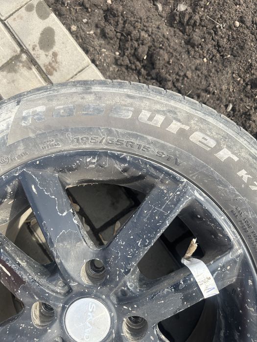Продам б/у шины с дисками