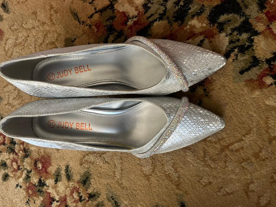 Продам туфли женские