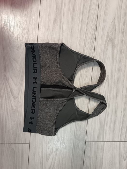 Under Armour bustiera