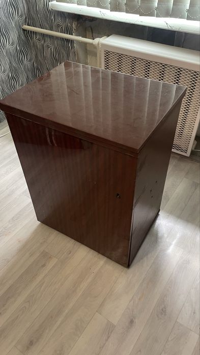 Швейная машинка тумба