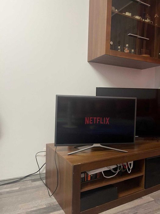 Vand Televizor Samsung model 81 cm Smart Seria 5500