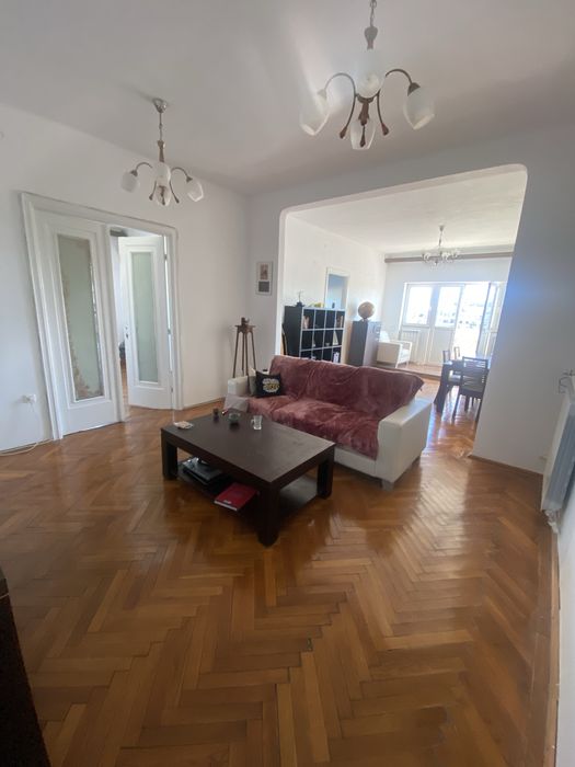 Inchisriez camera in aprtament Piata Romana
