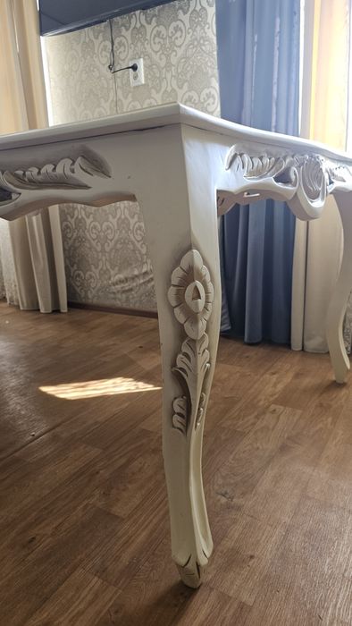 Стол в зал на 10 персон