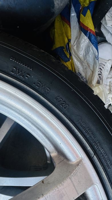 Jante 18 pt Audi sau Passat 5x112  .cu anvelope Iarna