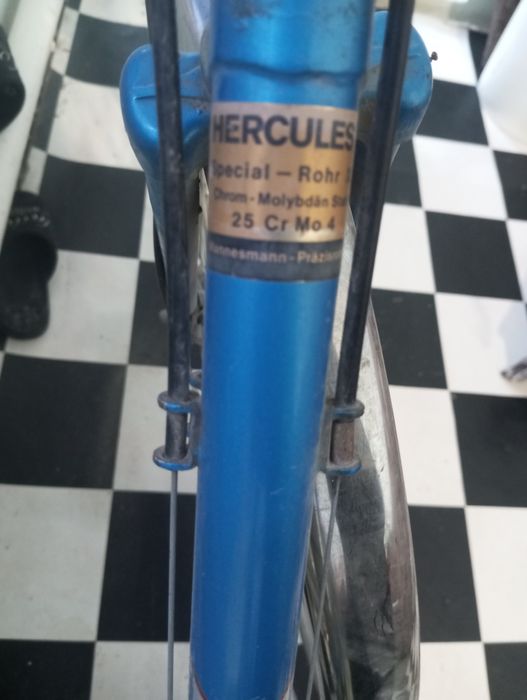 Велогонщик сотилали