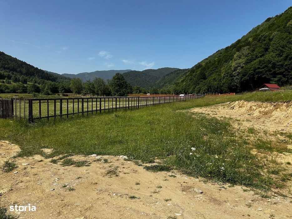 Teren intravilan - 1117 mp în Plaiul Foii