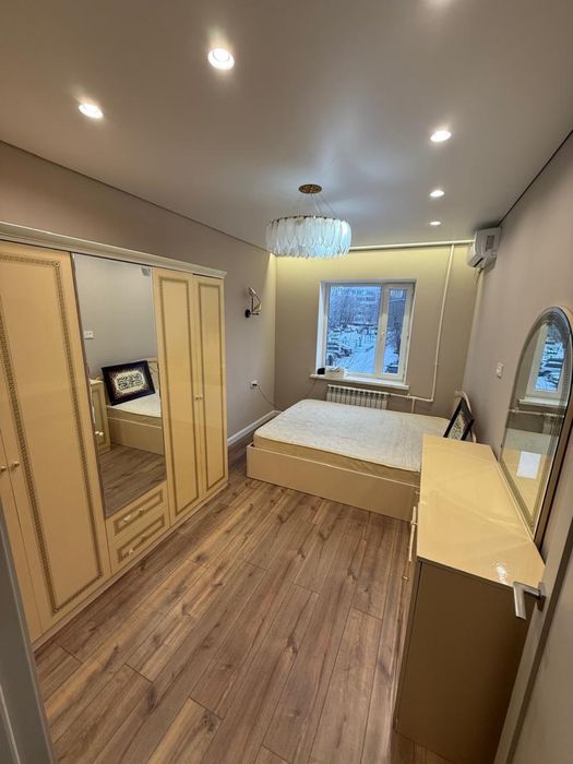 Продам спальный гарнитур