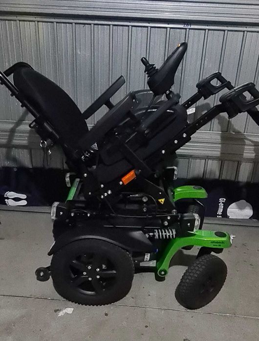 Carucior electric pentru batrani disabili 10km/h cu lumini si inclinarea seutului 4500 lei