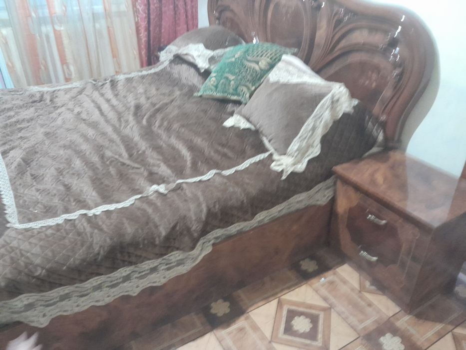 Продам спальный гарнитур