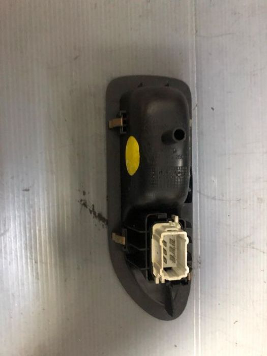 buton deschidere stanga spate renault laguna 2