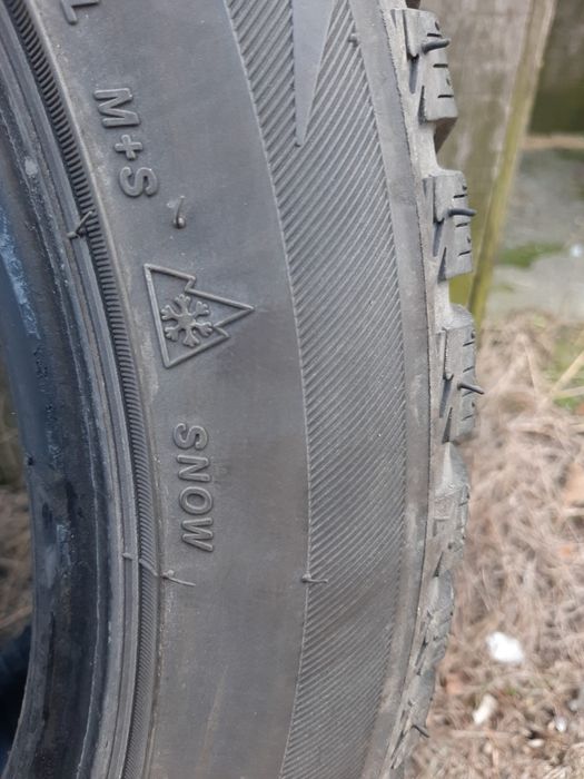 Vind 2  cauciucuri 215/50 R17. M+S
