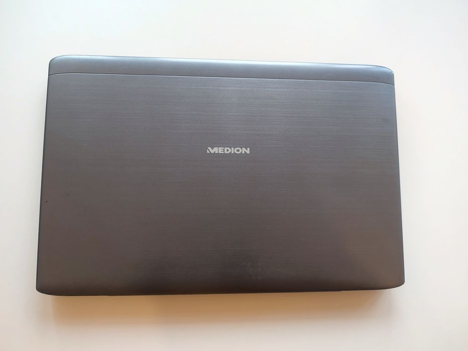 Laptop Medion Akoya i3-7167U Full HD SSD+HDD 8g Ram  17.3 " P7402 Window 10.Mentenanță PC
