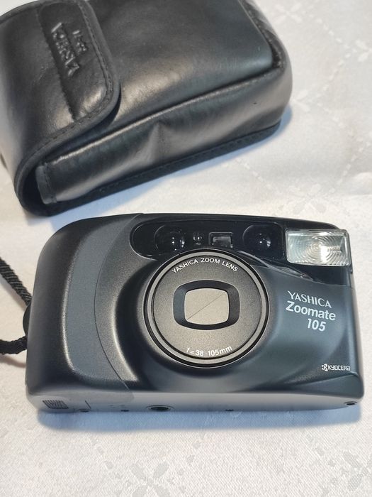 Aparat foto point and shot retro Yashica Zoomate 105