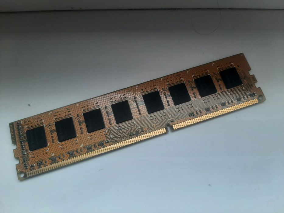 ddr3 4gb 1333Мгц.