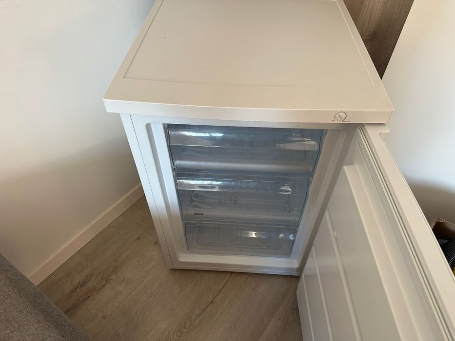 Lada frigorifica Bosch, 3 sertare, impecbila, recent adusa/Germania