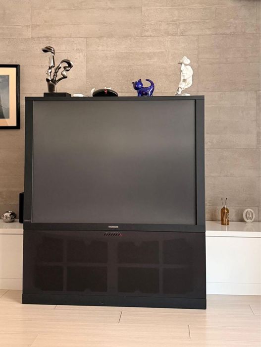 Продам телевизор thomson