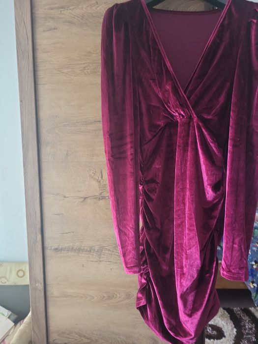 Vând Rochie Catifea