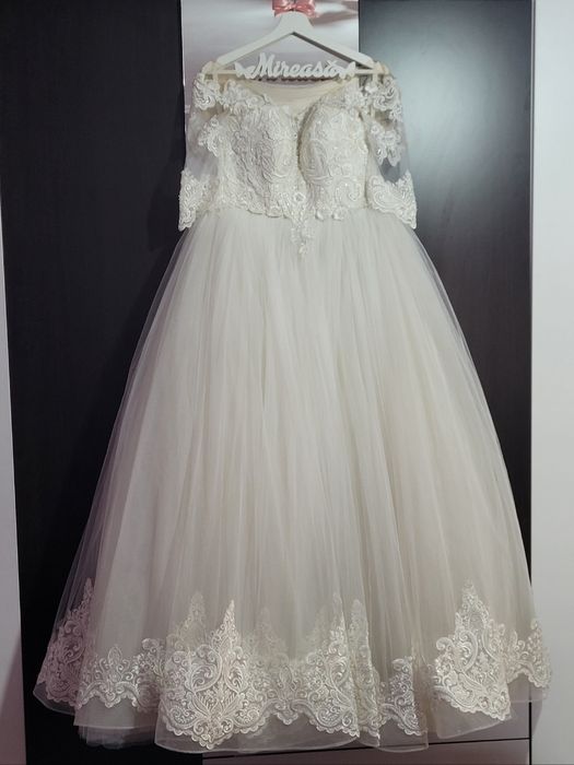 Donez rochie de mireasă