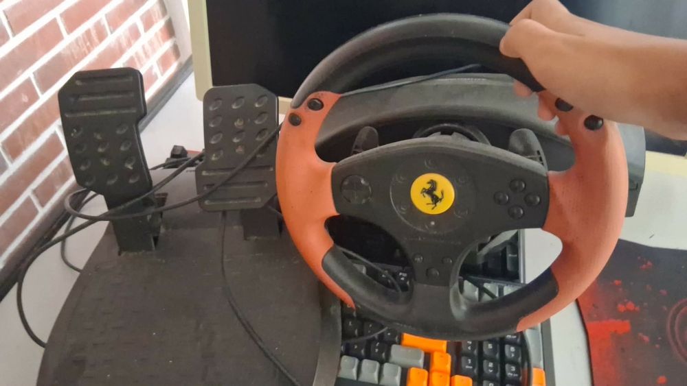 Setup gaming complet cu volan!!!