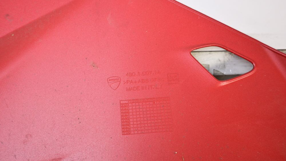 Carena Lateral Dreapta Inferioara Si Superioara Ducati Supersport 950