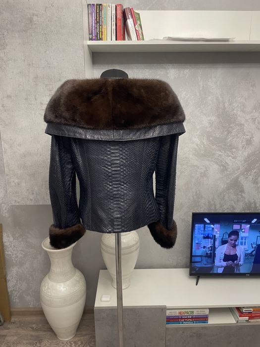 Кожаная куртка из кожи питона