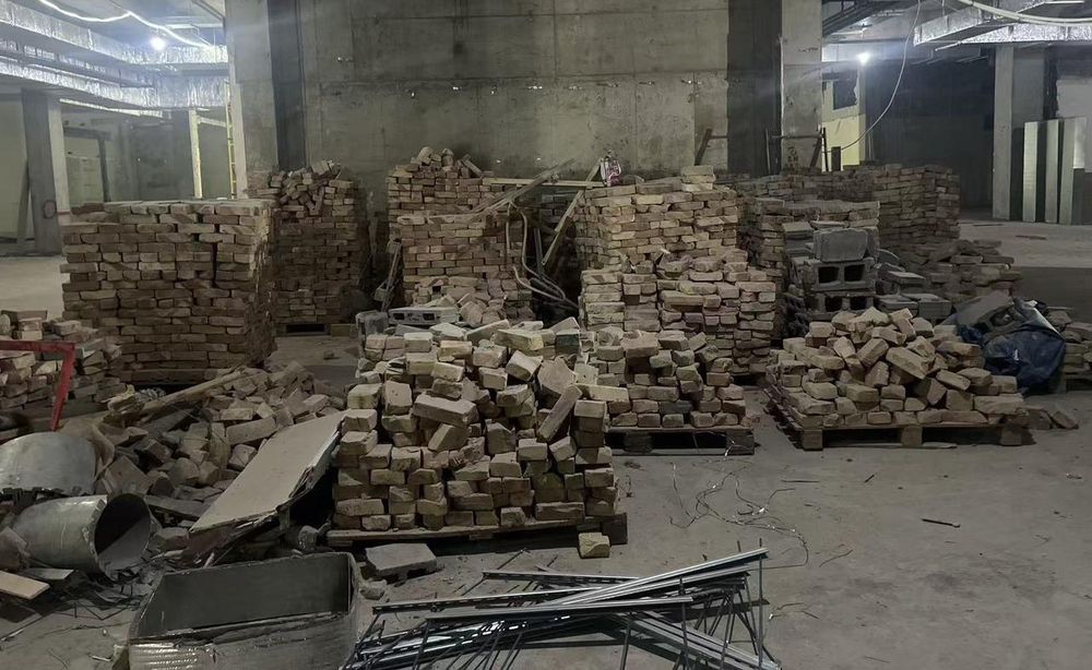 Кирпич , кірпіш сатылады