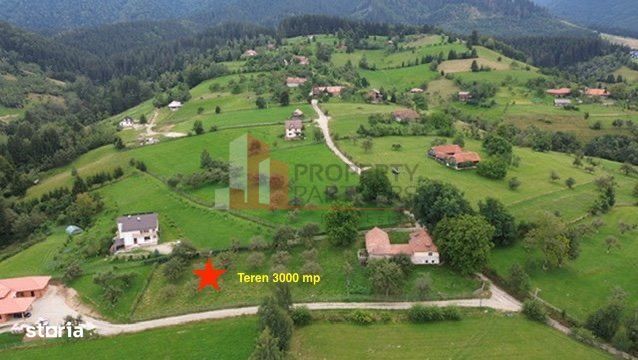 Teren intravilan 3.000 mp cu casă tradițională – Bran, sat Poarta