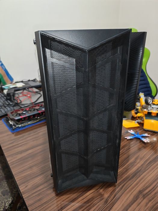 Продам кеис в отличном состоянии