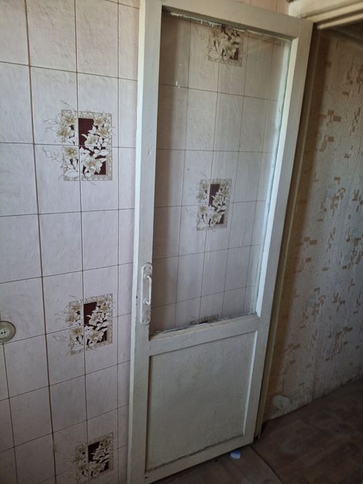 Бесплатно отдам двери