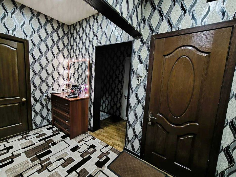 Продается квартира.Юнусабад 18 
Клиника Ихлос 
3/5/9.Ипотека есть