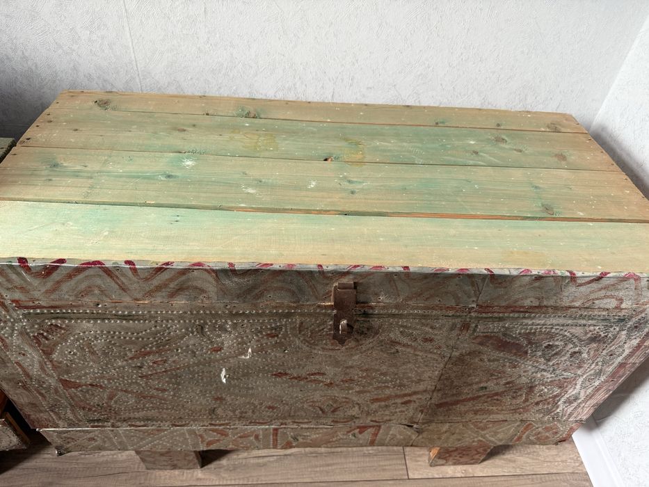 Ески сандык сатылады