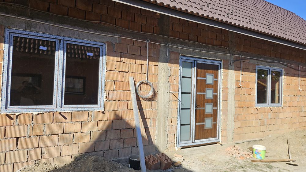 Uși și ferestre termopan la comanda