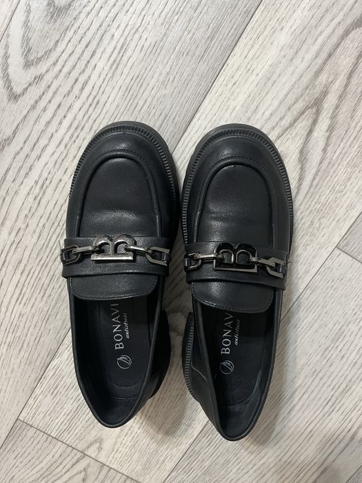 Продам туфли в школу