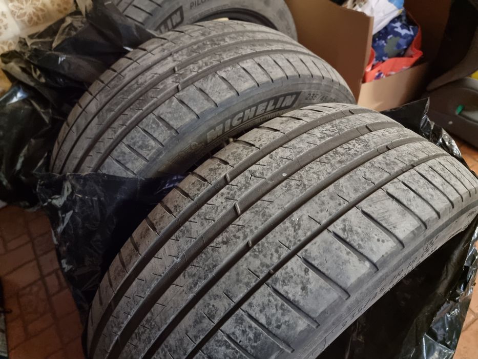 235 45 18 ZR TO Michelin pilot sport 4