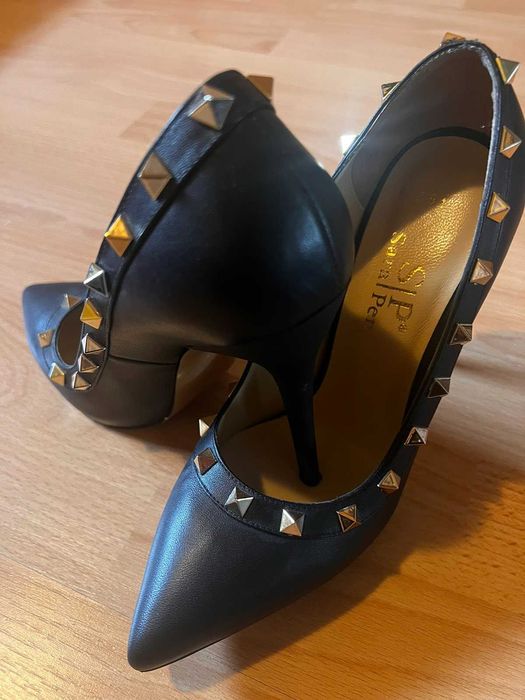 Дамски обувки SaraPen номер 37,ток 10см. естествена кожа.