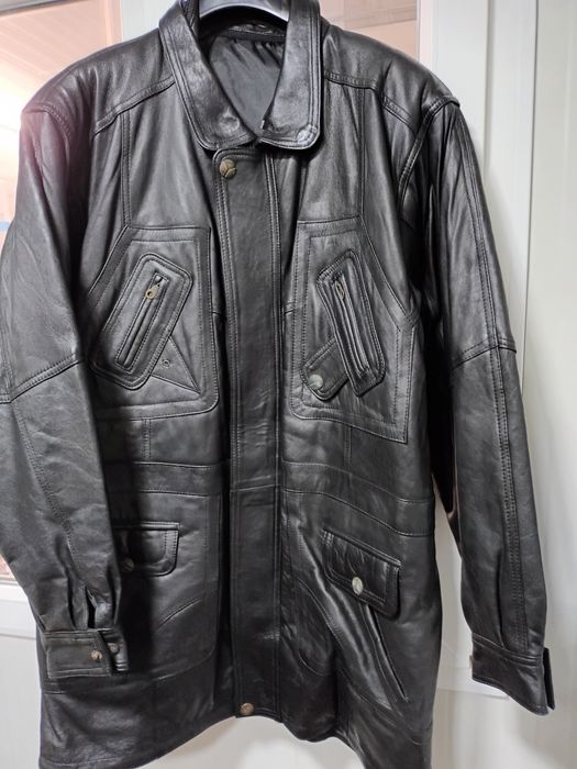 Costume, sacou,haină.