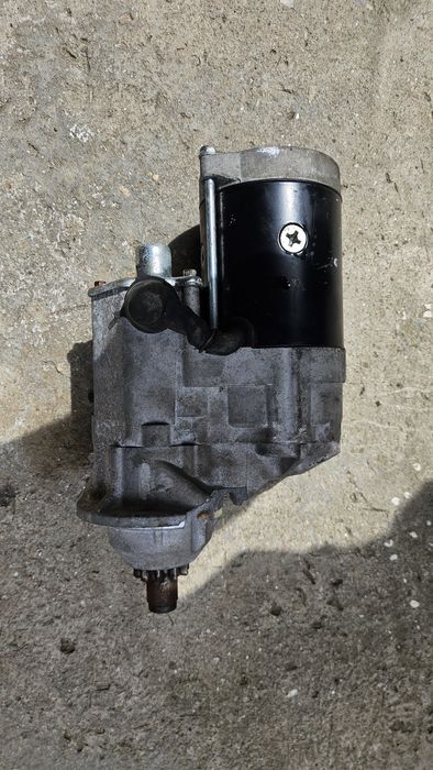 Electromotor buldozer 8605784,Case 1650M XLT, Case, New Holland

Are 2 urechi rupte deoarece s-a incert sa fie montat pe a