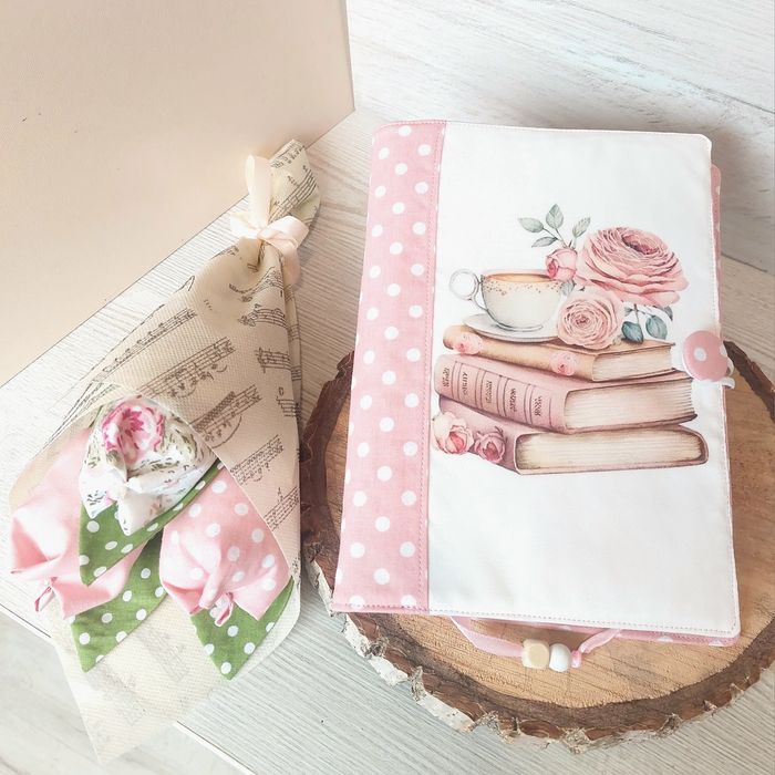 Текстилно облекло за госпожите с лалета