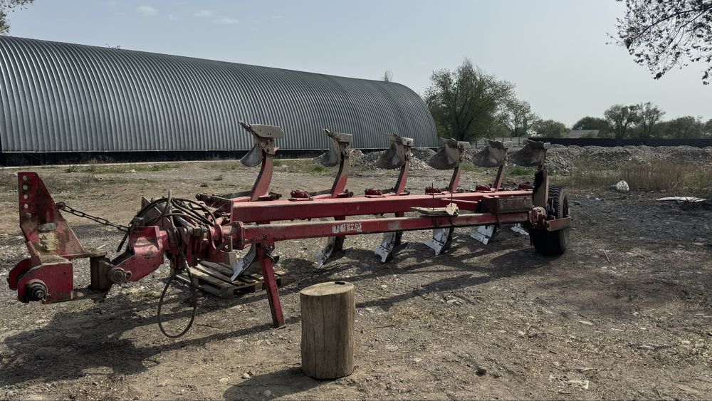 Плуг Uniya шести корпусной