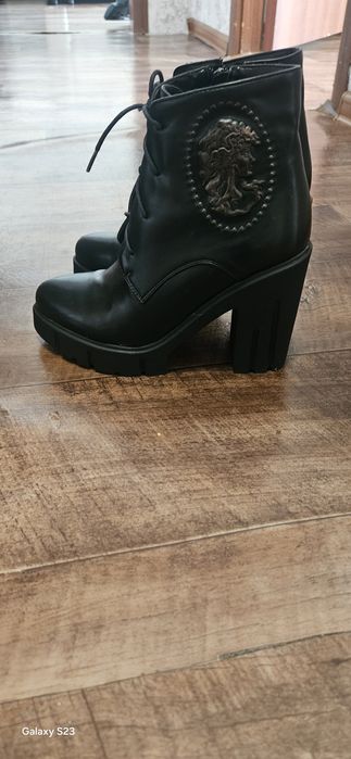 Продаётся обувь на весну