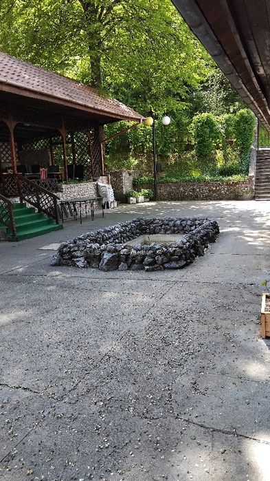 Дава се под наем Заведение в Кюстендил, Център - 330 кв.м за 1275 € - Снимка #5