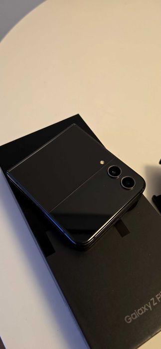 Samsung Galaxy Z Flip 4