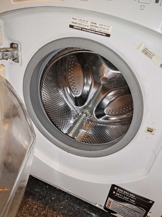 Продавам пералня Hotpoint Ariston AWM 1081 EU